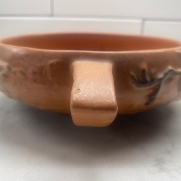 Roseville Pottery #447-6  Brown Terra Cotta 2 handled Magnolia Bowl, 194… - Picture 5 of 7